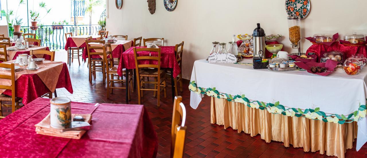 Hotel Pagano Sant'Alessio Siculo Exterior foto